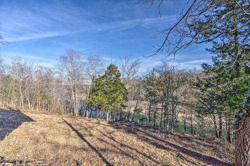 Fisherman-friendly Bull Shoals Home On Lake!