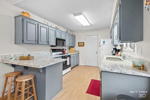 Blue Door Cottage At Scotsdale