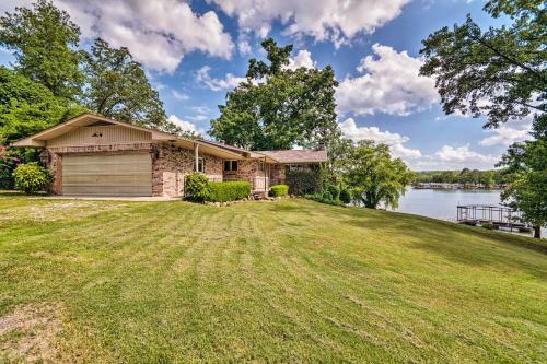 Lakefront Hot Springs Home With Hot Tub And Dock!