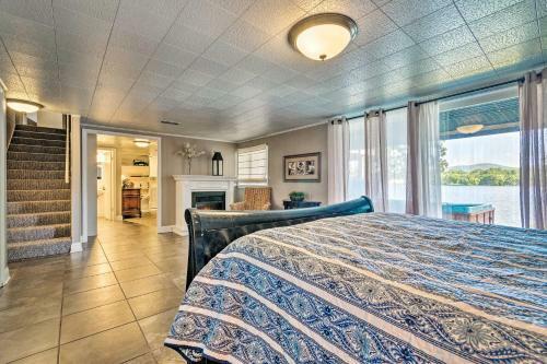 Lakefront Hot Springs Home With Hot Tub And Dock!