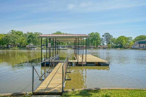 Upscale Lakefront Home With Dock 9mi Tohot Springs Np
