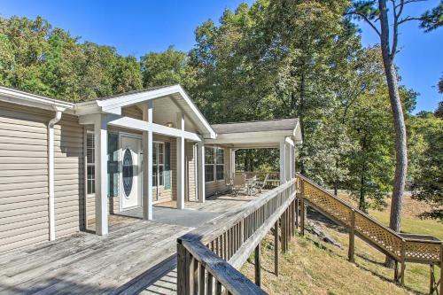 Retreat On Lake Hamilton With Sunroom And Dock!
