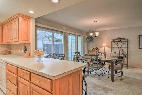 Private Lakefront Townhome In Hot Springs Village!