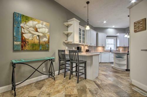 Family-friendly Norfork Lake Retreat Private Pool