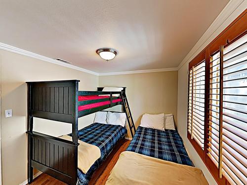 New Listing! Mountain Charmer With Large Yard Home