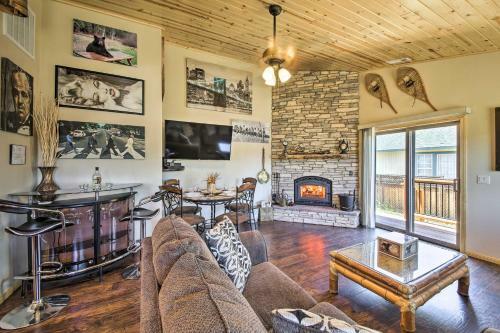 Bears Den Luxury Cabin About 8 Mi To Big Bear Lake!