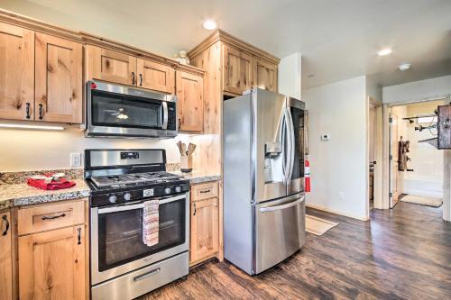 Bears Den Luxury Cabin About 8 Mi To Big Bear Lake!