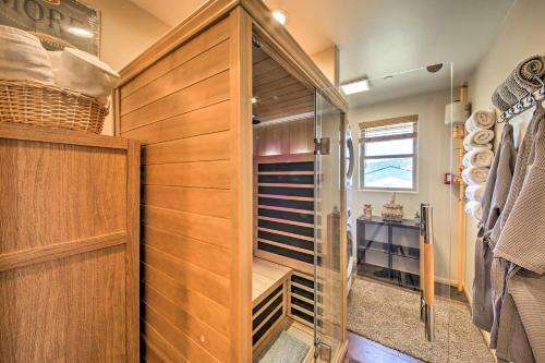 Bears Den Luxury Cabin About 8 Mi To Big Bear Lake!