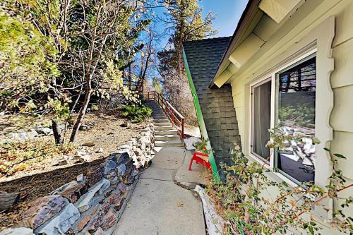 Updated A-frame With Fireplace - Minutes To Slopes Home