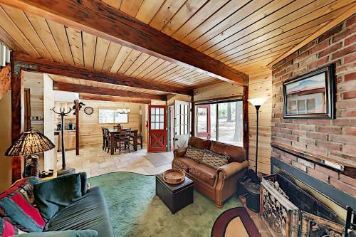 Walk To Resort! Summit Basecamp With Private Hot Tub Home