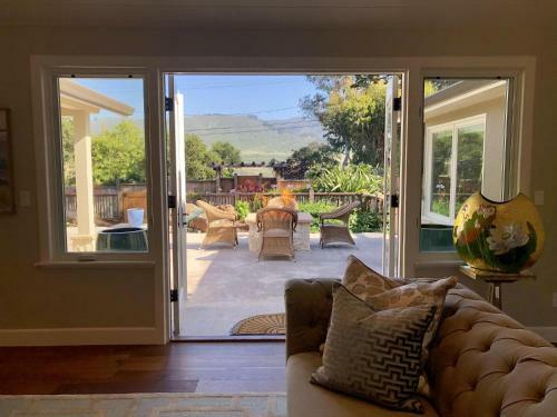 Newly Renovated Carmel 3 Bed 3 And A Half Bath