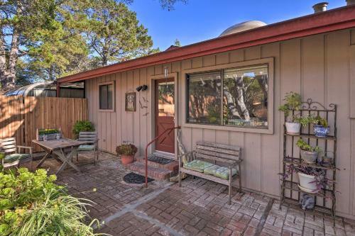 Charming Bungalow With Hill Views, About 1 Mi Dtwn Carmel