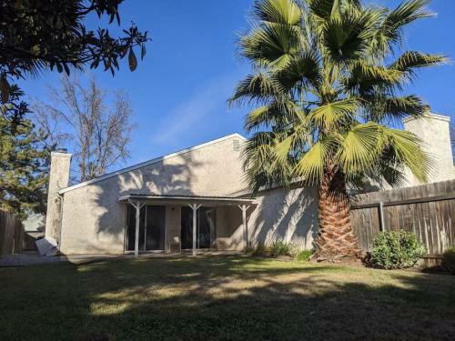 Comfortable 3 Bedroom Rental With Deluxe Beds