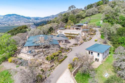 Woodhawk Vineyards Estate