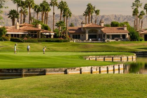 Condo On Golf Course, Walk To Coachella&stagecoach