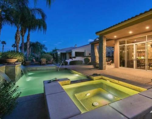 1 Rated Luxury Estate-pool Oasis 3br