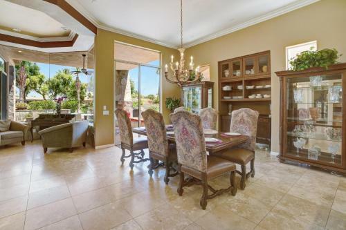 1 Rated Luxury Estate-pool Oasis 3br
