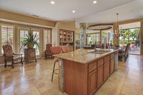 1 Rated Luxury Estate-pool Oasis 3br