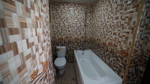Hostal Four Seasons Guest House
