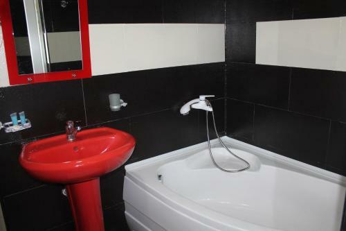 Hostal Four Seasons Guest House