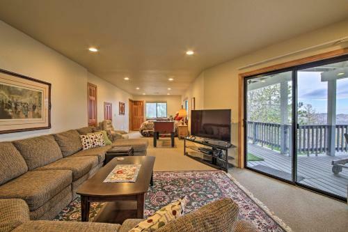 Lake Arrowhead Retreat With Decks And Mountain Views!