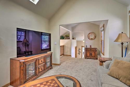 Quiet Family Cabin With Lake Arrowhead Views!