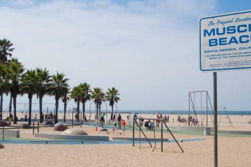 Apartamento One Bed/1bath + Private Balcony Walk To Beach