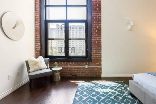 Historic Remodeled True 1-bdrm Loft