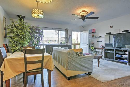 Apartamento Recently Renovated Long Beach Condo With Balcony!
