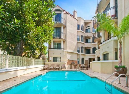 Apartamento Beverly Hills Adjacent 2-bedroom Penthouse