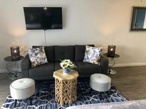 Apartamento Chic Hollywood Sign View Studio With Pool And Balcony