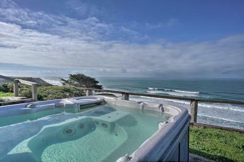 Rahus Ocean Refuge With Manchester Coast Views!
