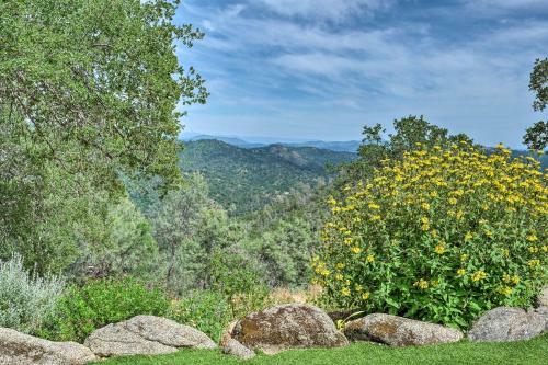 Unique Yosemite Mountaintop Retreat On 100 Acres