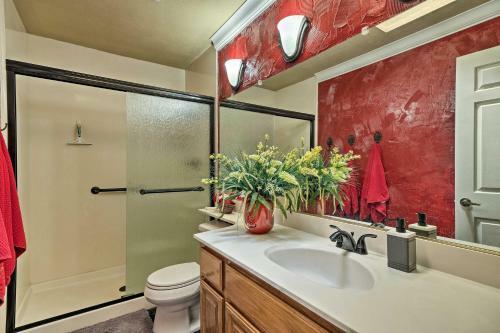 Deluxe Townhome With Deck, 2 Mi To Dtwn Modesto