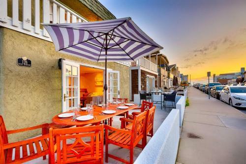 Nb-1126a-newport Beach Condo Delight