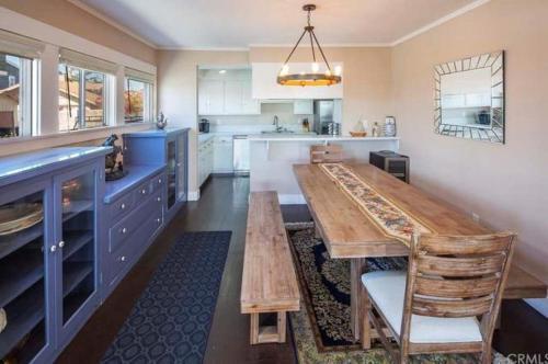 Nb-200a - 2-story Sensational Balboa Beachfront Charm