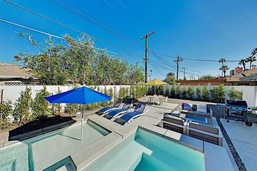 All-new Mountain-view Home - Private Pool & Spa Home
