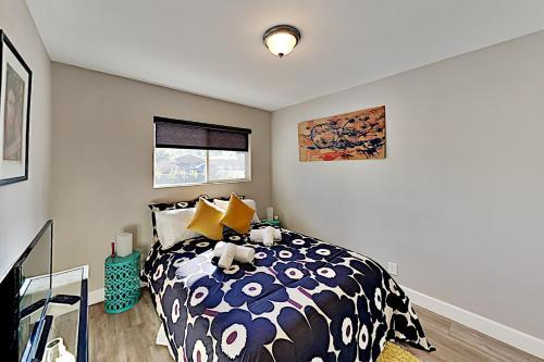 All-new Mountain-view Home - Private Pool & Spa Home