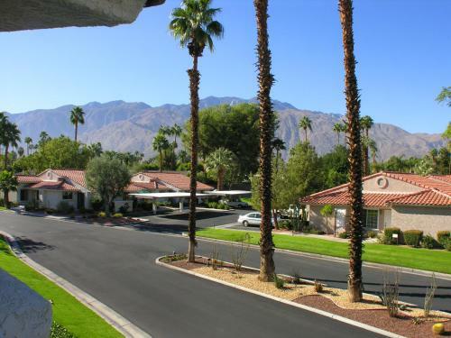 Mesquite Golf Condos By Oranj Palm