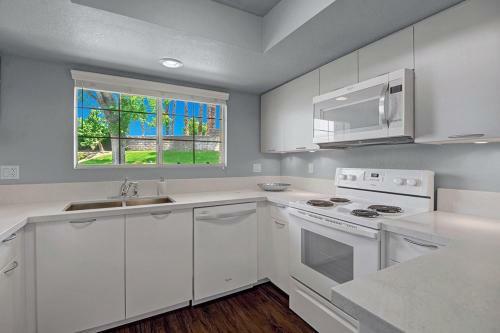 Mesquite Golf Condos By Oranj Palm