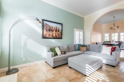 Luxurious Home Only 1 Mile From Del Mar Beach Home