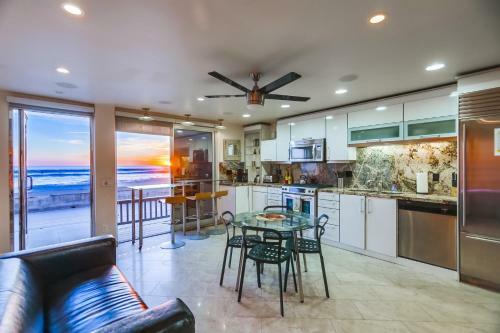 2 Levels Of Ocean Front, Largest Townhome, AC