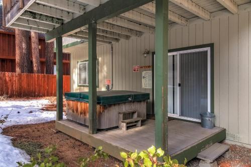1144gb The Golden Bear Retreat Home