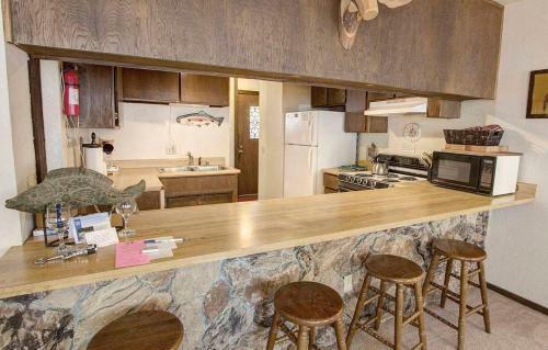 Tahoe Island Hideaway By Lake Tahoe Accommodations