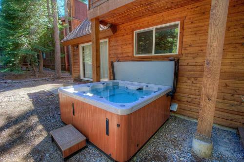 Knotty Pine Retreat By Lake Tahoe Accommodations
