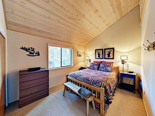 New Listing! Modern Cabin With Pool & Private Garage Home
