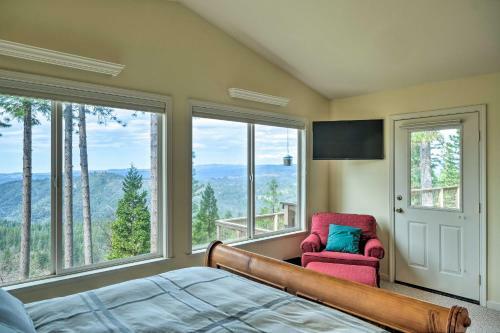 Pet-friendly Mtn Home With Deck, 3 Mi To Hiking