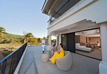 Hotel Fairways And Bluewater Newcoast Boracay