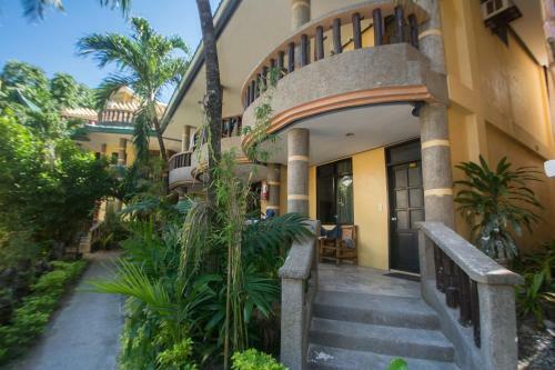 Hotel Bamboo Beach Resort & Restaurant