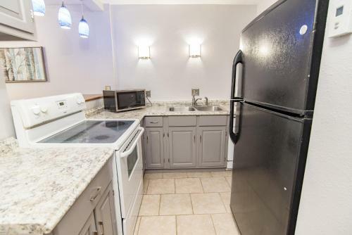 Gold Creek 30w Condo Remodeled On Main St